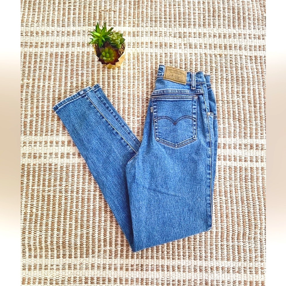 Levi’s👖900 Series Slim Fit High Waist Jeans Vintage Denim XS 512 style